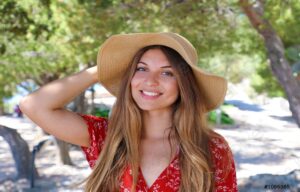STYLING WOMEN’S HATS
